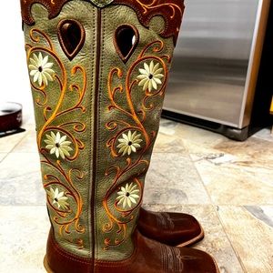 Twisted X Women’s Cowboy Boots. Size 8